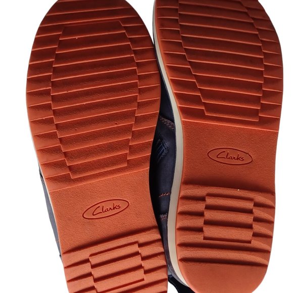 Boys Clarks Leather Ankle Boots, size 4M Grape Purple - Picture 5 of 6